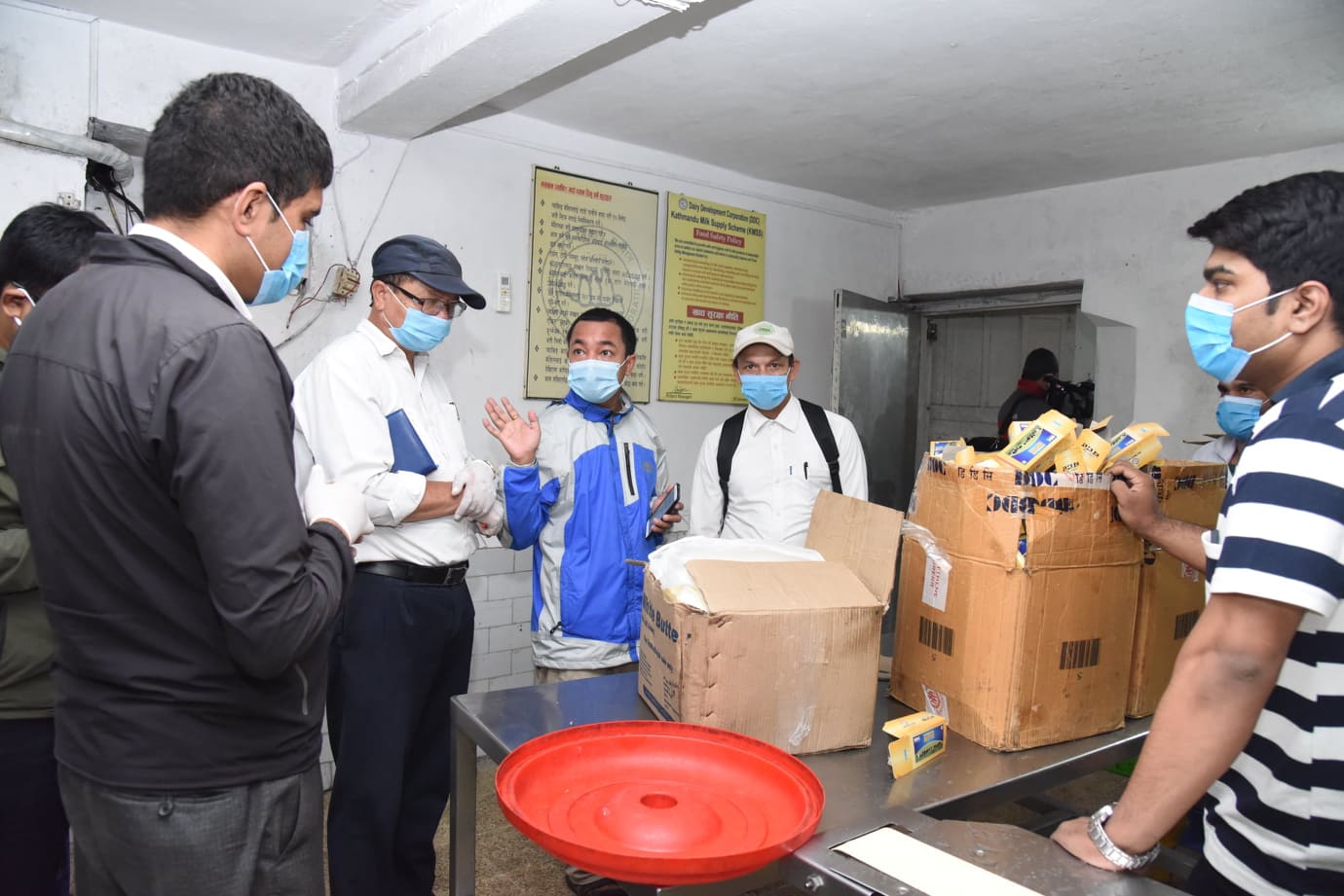 दुग्ध विकास संस्थानको गोदाममा एक लाख ९४ हजार ९ सय ७५ किलो म्याद सकिएको बटर फेला
