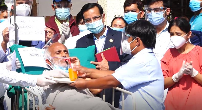 सरकारसँगको आठ बुँदे सहमतिपछि डा. केसीले तोडे अनसन