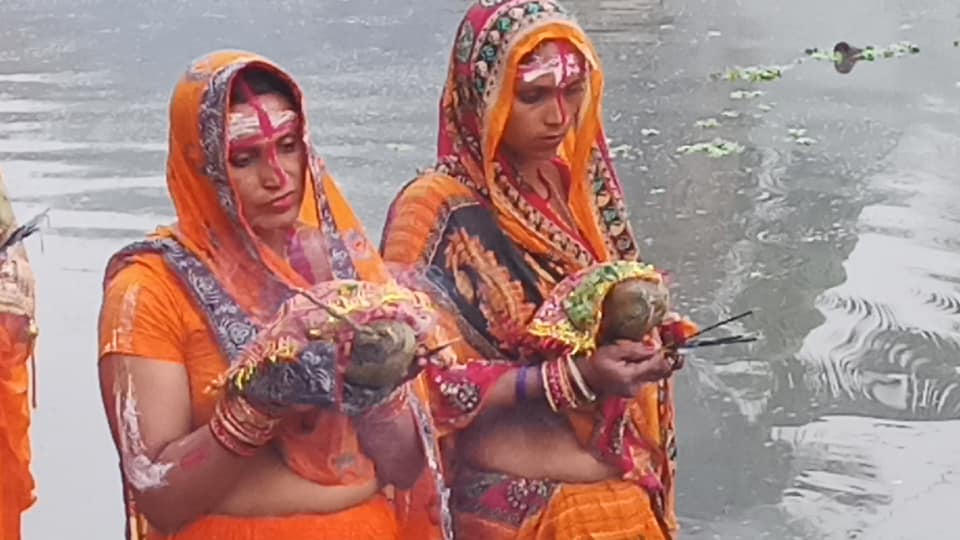 उदाउँदो सूर्यलाई अर्घ्य दिई छठ पर्व सम्पन्न
