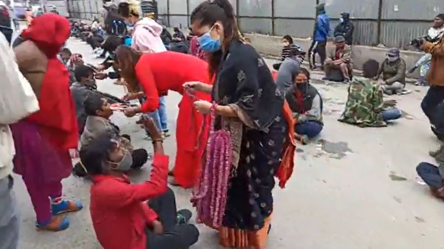 खुलामञ्चमा सर्वसाधारणको भाइटीका